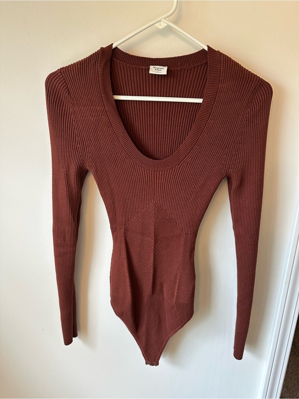 Abercrombie Long-Sleeve Ribbed Scoop Neck Knit Bodysuit - Rust